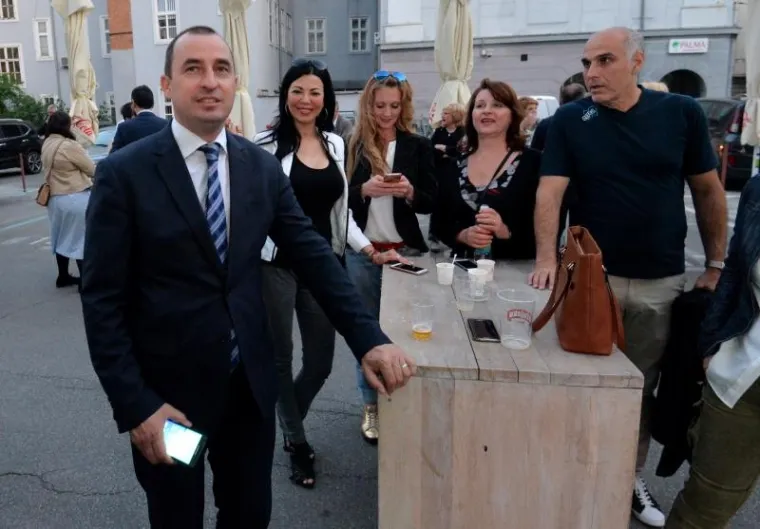 ZAGREB: Okupljanje u stožeru Milana Bandića u Pra&scaron;koj ulici