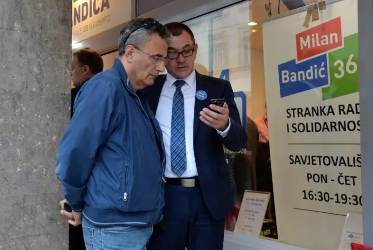 ZAGREB: Okupljanje u stožeru Milana Bandića u Pra&scaron;koj ulici