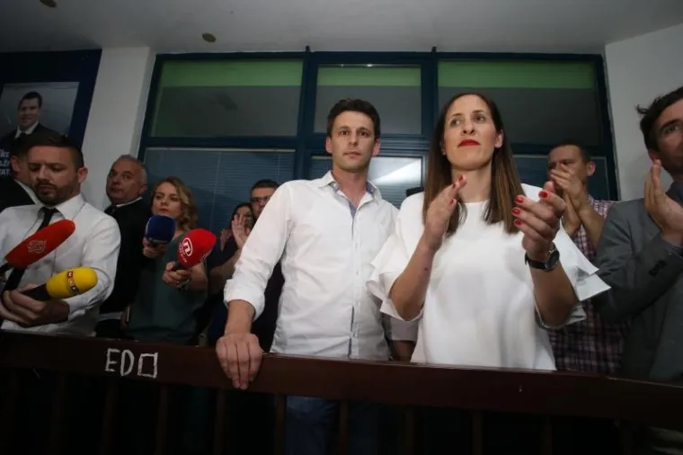 Bakljada u Metkoviću, Mostovci slavili izborne rezultate