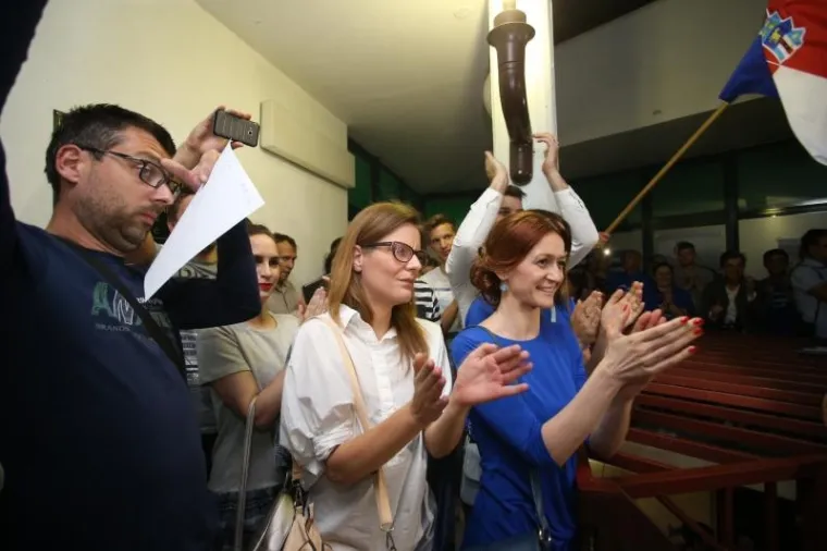 Bakljada u Metkoviću, Mostovci slavili izborne rezultate