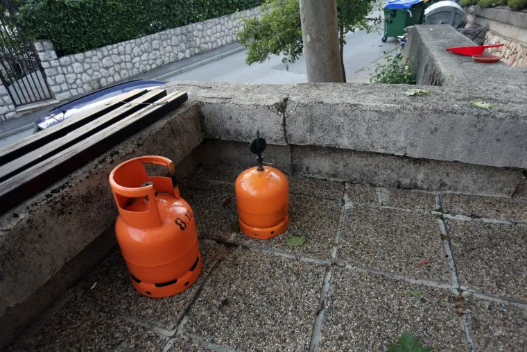 Eksplozija plinske boce u stanu