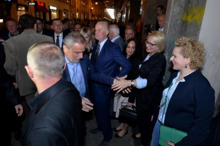 TKO JE SVE SLAVIO U BANDIĆEVOM STOŽERU? Do&scaron;li su olimpijska pobjednica i legendarni pjevač, ali svi su gledali u prekrasnu brinetu