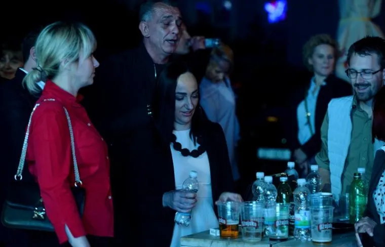 TKO JE SVE SLAVIO U BANDIĆEVOM STOŽERU? Do&scaron;li su olimpijska pobjednica i legendarni pjevač, ali svi su gledali u prekrasnu brinetu