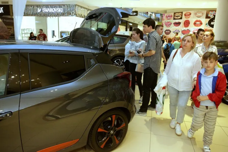 SEKSI DJEVOJKE I BRZI AUTOMOBILI: Završio je Zagreb Auto Week, evo kako je bilo