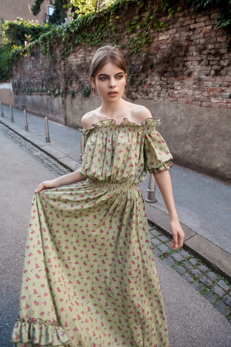 Kolekcija je istodobno veoma nosiva i chic, s naglaskom na udobnost, na radost brojnih obožavateljica Majdinog dizajna, koje su se do sada već mogle uvjeriti kako elegancija i udobnost tvore savršenu modnu priču.