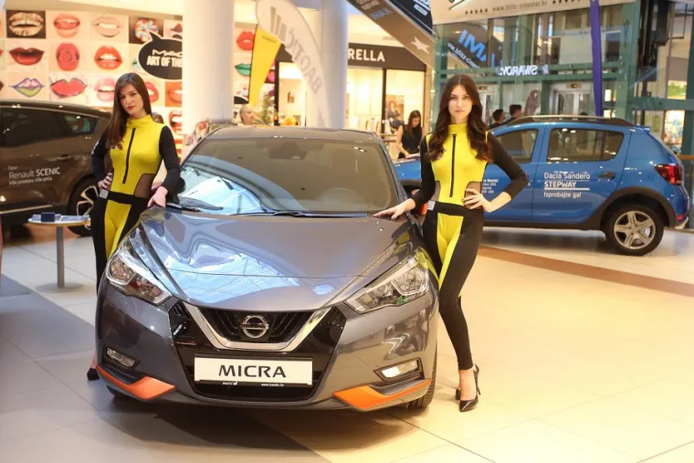 DJEVOJKE, ADRENALIN I MIRIS OKTANA: Pogledajte prizore koji su obilježili 10. izdanje Zagreb Auto Weeka