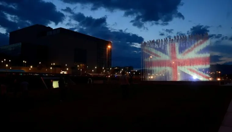 I ZAGREB JE UZ MANCHESTER: U spomen na poginule zagrebačke fontane svijetlile u bojama Union Jacka