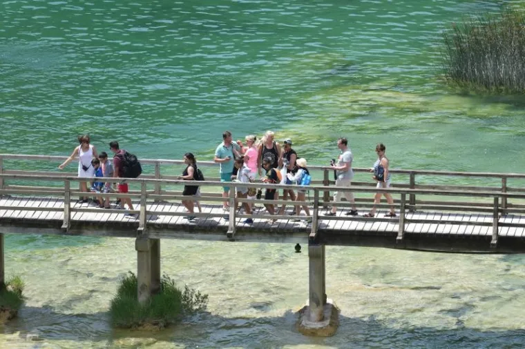 SVJETSKI, A NAŠE: 19 fotografija zbog kojih ćete poželjeti da ste i vi danas bili na slapovima Krke