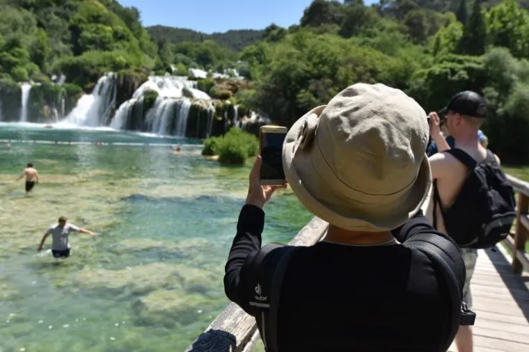 SVJETSKI, A NAŠE: 19 fotografija zbog kojih ćete poželjeti da ste i vi danas bili na slapovima Krke