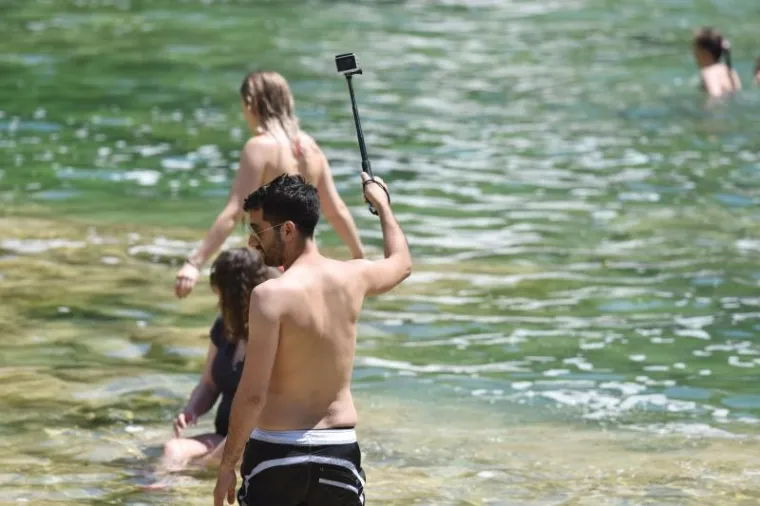 SVJETSKI, A NAŠE: 19 fotografija zbog kojih ćete poželjeti da ste i vi danas bili na slapovima Krke
