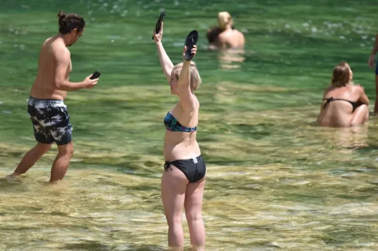 SVJETSKI, A NAŠE: 19 fotografija zbog kojih ćete poželjeti da ste i vi danas bili na slapovima Krke