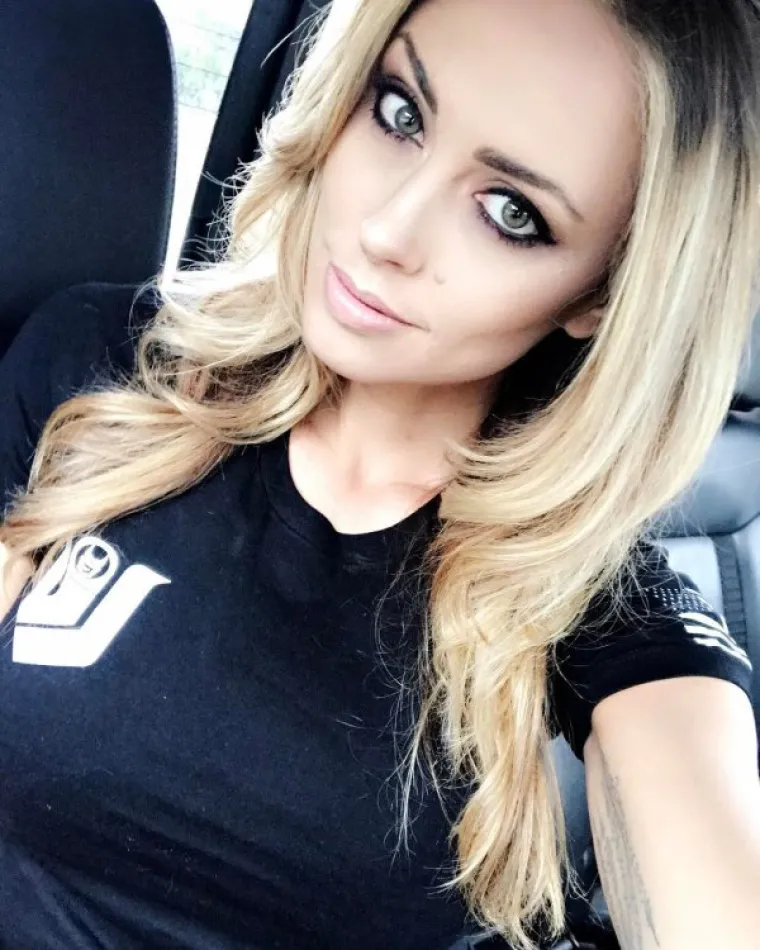 UČE OD PROFESIONALKI: Nikada neće priznati, ali i cure ih gledaju da bi pokupile pokoji trik