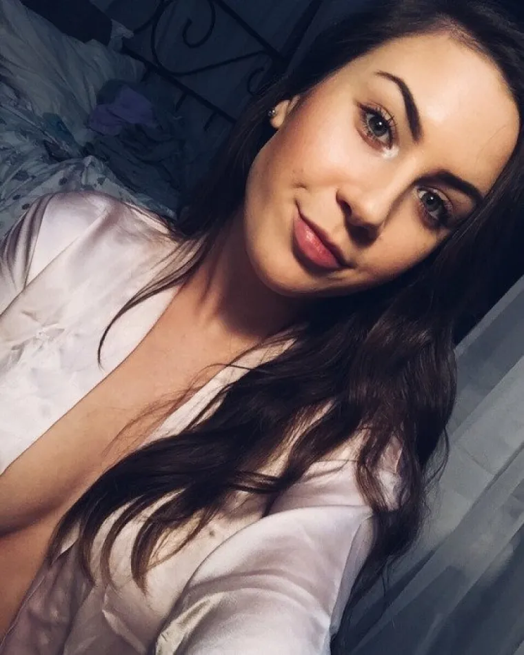 UČE OD PROFESIONALKI: Nikada neće priznati, ali i cure ih gledaju da bi pokupile pokoji trik