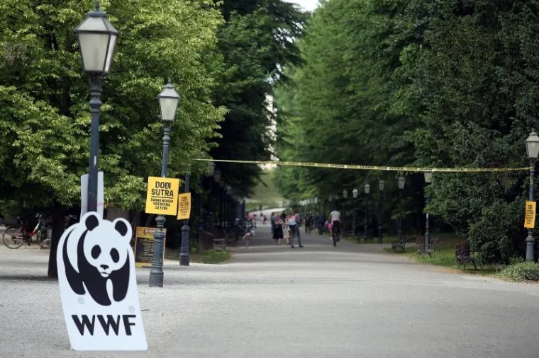 Na ulazu u park Maksimir osvanula poruka 'Priroda danas nema vremena za tebe'