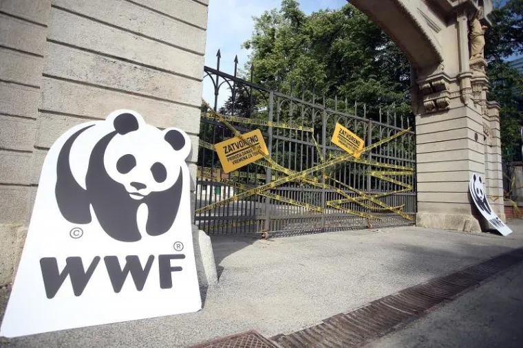 Na ulazu u park Maksimir osvanula poruka 'Priroda danas nema vremena za tebe'