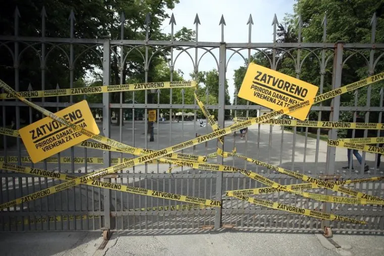Na ulazu u park Maksimir osvanula poruka 'Priroda danas nema vremena za tebe'