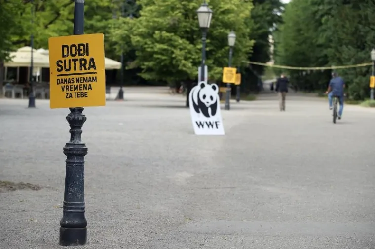 Na ulazu u park Maksimir osvanula poruka 'Priroda danas nema vremena za tebe'