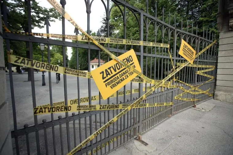 Na ulazu u park Maksimir osvanula poruka 'Priroda danas nema vremena za tebe'