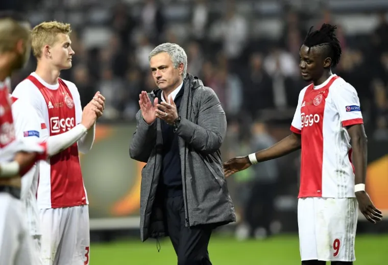 OVAKO SLAVI MANCHESTER UNITED: Mourinho na rukama, igrači u transu