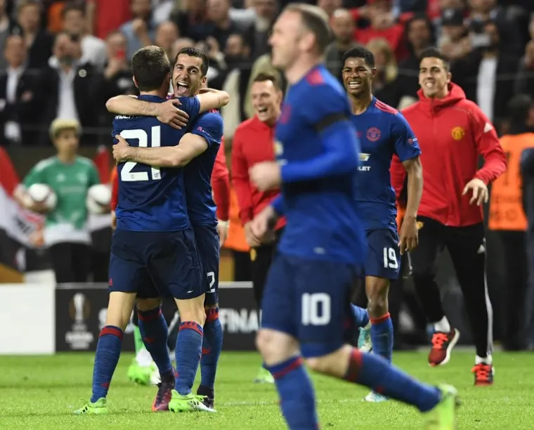 OVAKO SLAVI MANCHESTER UNITED: Mourinho na rukama, igrači u transu