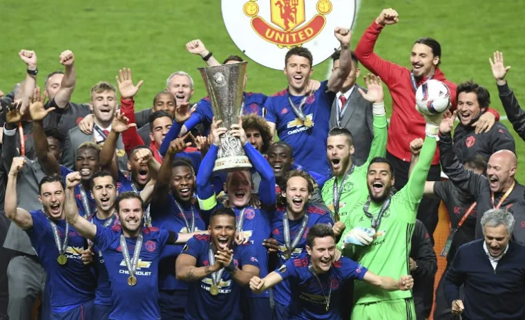 OVAKO SLAVI MANCHESTER UNITED: Mourinho na rukama, igrači u transu