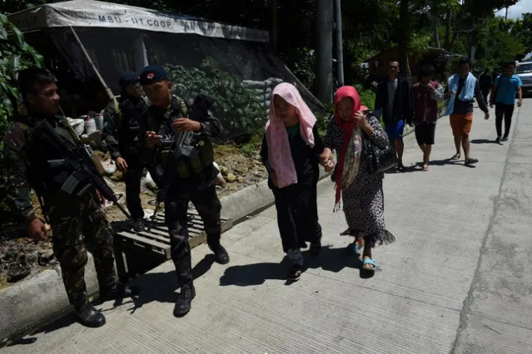 Masovni egzodus Filipinaca, u strahu za život bježe iz grada Marawija