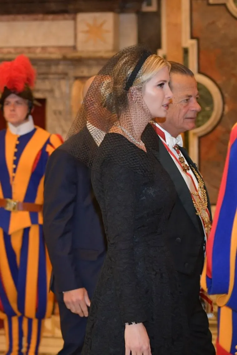 Papa i Trump susreli se u Vatikanu, pogledajte kako su bile odjevene Melania i Ivanka