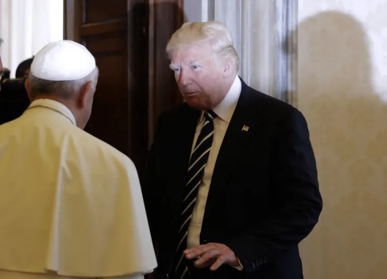 Papa i Trump susreli se u Vatikanu, pogledajte kako su bile odjevene Melania i Ivanka