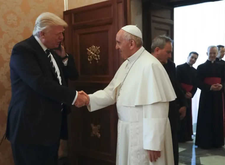 Papa i Trump susreli se u Vatikanu, pogledajte kako su bile odjevene Melania i Ivanka