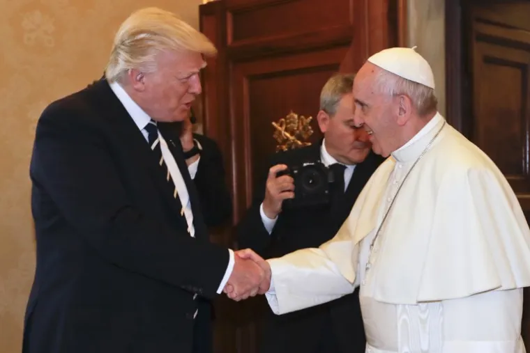 Papa i Trump susreli se u Vatikanu, pogledajte kako su bile odjevene Melania i Ivanka
