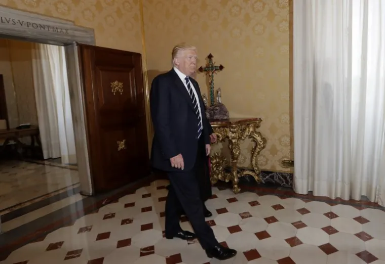 Papa i Trump susreli se u Vatikanu, pogledajte kako su bile odjevene Melania i Ivanka