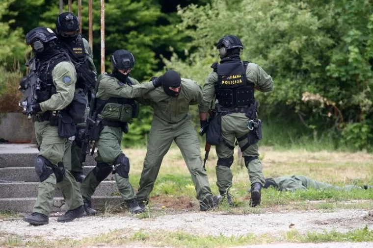 Jedan od zadataka specijalne jedinice policije bilo je i uhićenje terorista.