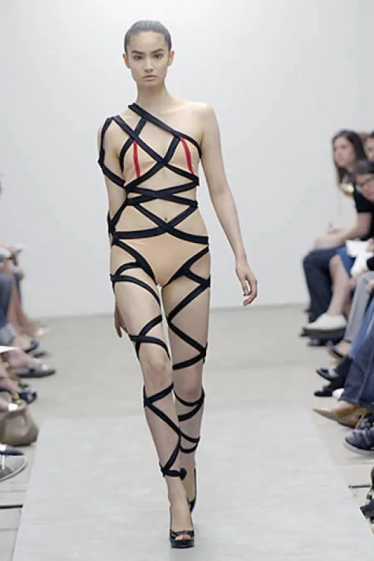 KUPAĆI KOSTIMI IZ NOĆNIH MORA: Ne znamo tko ih je dizajnirao, ali sigurno znamo da im je mjesto iza re&scaron;etaka