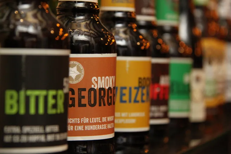 600 godina zadržan je koncept malog obiteljskog pogona u stopostotnom vlasni&scaron;tvu obitelji Rittmayer u kojem se proizvodi vi&scaron;estruko nagrađivano tradicionalno franačko pivo