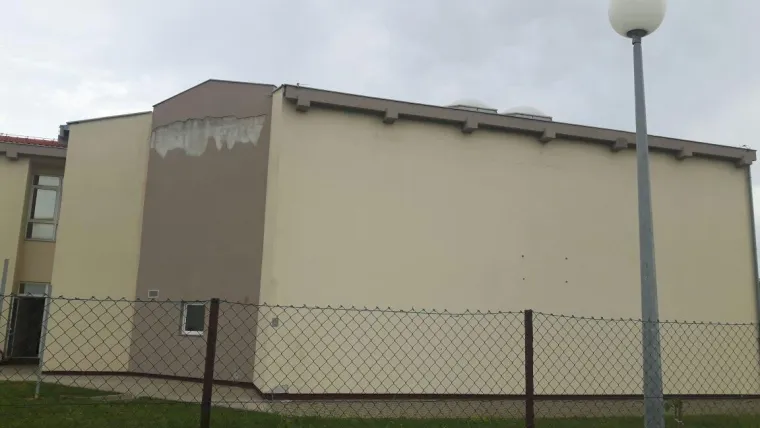 &Scaron;kolska dvorana u Ninu raspada se od vlage