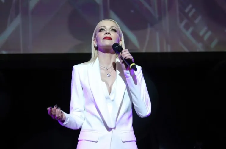 OBRAČUN ESTRADNIH KRALJICA: Severina i Jelena Rozga zasjale na crvenom tepihu, koja je osvojila va&scaron;e srce?