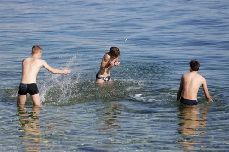 Riječani iskoristili prekrasan dan za uživanje na plaži