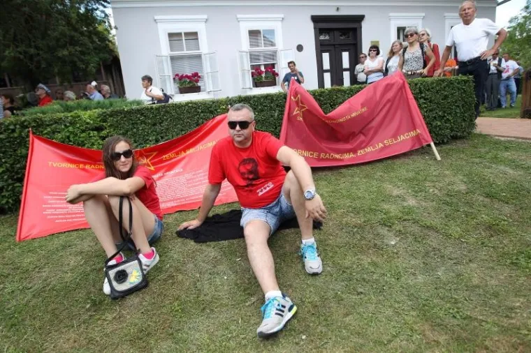 SVEČANI SKUP U POVODU DANA MLADOSTI-RADOSTI: U Kumrovcu se okupilo više od šest tisuća ljudi