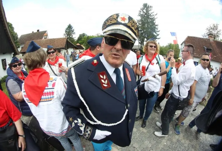 SVEČANI SKUP U POVODU DANA MLADOSTI-RADOSTI: U Kumrovcu se okupilo više od šest tisuća ljudi