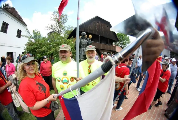 SVEČANI SKUP U POVODU DANA MLADOSTI-RADOSTI: U Kumrovcu se okupilo vi&scaron;e od &scaron;est tisuća ljudi