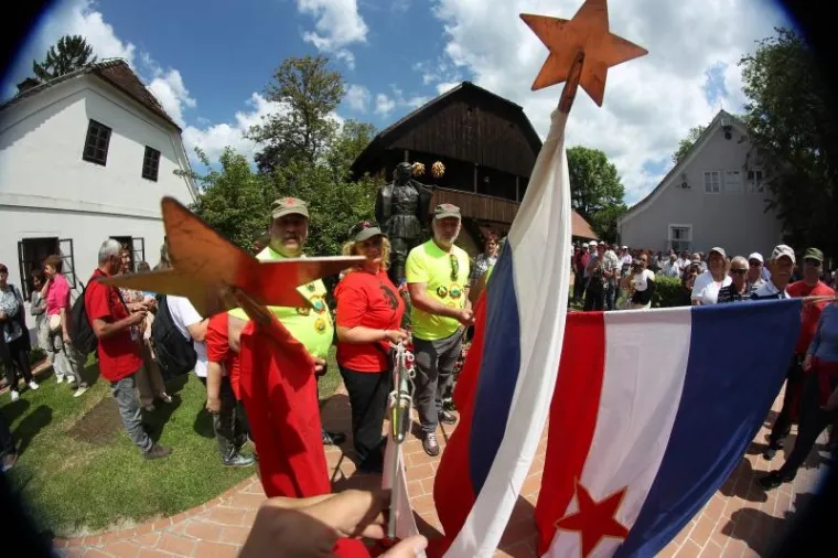 SVEČANI SKUP U POVODU DANA MLADOSTI-RADOSTI: U Kumrovcu se okupilo vi&scaron;e od &scaron;est tisuća ljudi
