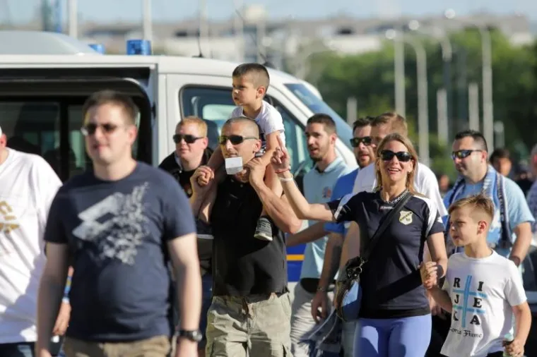 ARMADA ZAVLADALA ZAGREBOM: Pogledajte kako izgleda riječka proslava naslova u Maksimiru