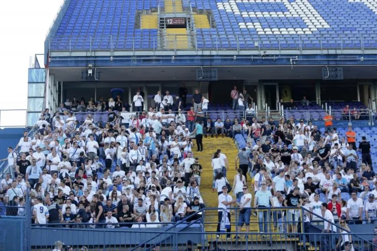 ARMADA ZAVLADALA ZAGREBOM: Pogledajte kako izgleda riječka proslava naslova u Maksimiru