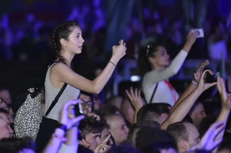 PRVA VEČER SPEKTAKLA U UMAGU: Slavni 'The Prodigy' odu&scaron;evili posjetitelje, pogledajte kako je bilo