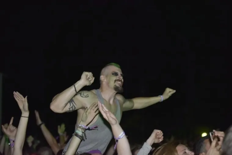 PRVA VEČER SPEKTAKLA U UMAGU: Slavni 'The Prodigy' odu&scaron;evili posjetitelje, pogledajte kako je bilo