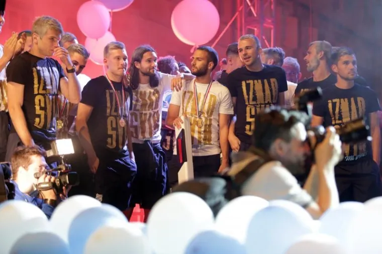 OVAKO RIJEKA SLAVI NASLOV: Pogledajte detalje s proslave koja je trajala do jutarnjih sati nedjelje