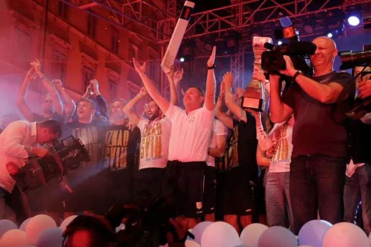 OVAKO RIJEKA SLAVI NASLOV: Pogledajte detalje s proslave koja je trajala do jutarnjih sati nedjelje