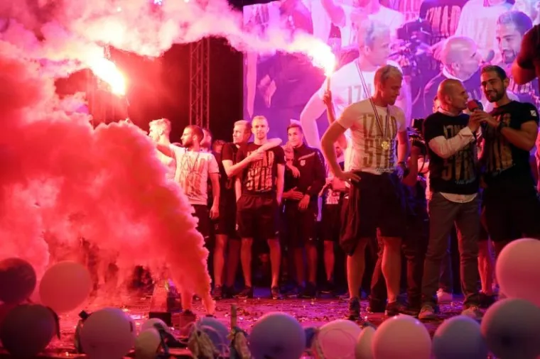 OVAKO RIJEKA SLAVI NASLOV: Pogledajte detalje s proslave koja je trajala do jutarnjih sati nedjelje