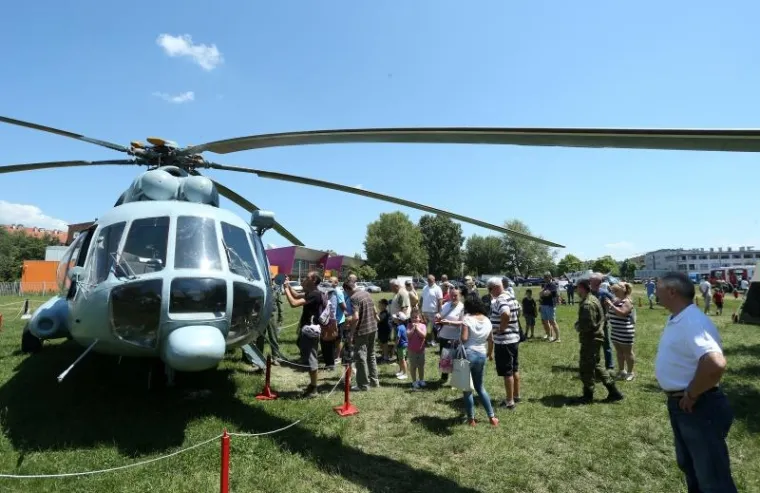 FOTOGALERIJA: Na dan OS RH vojska pokazala svo naoružanje i vojnu opremu kojom Hrvatska trenutno raspolaže