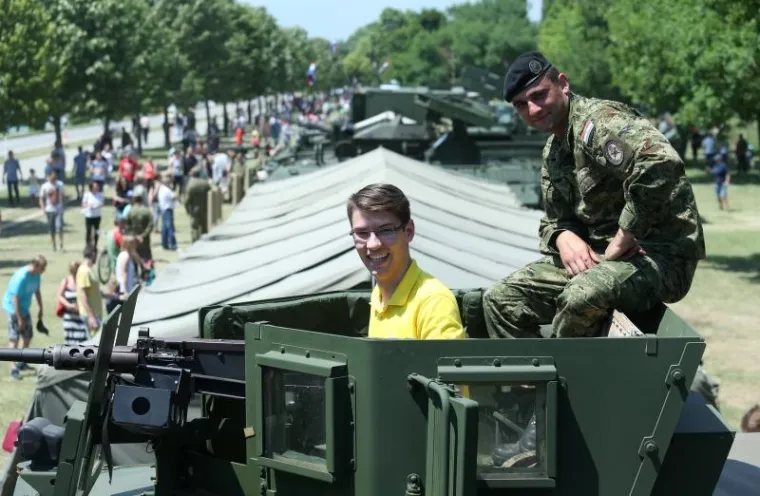 FOTOGALERIJA: Na dan OS RH vojska pokazala svo naoružanje i vojnu opremu kojom Hrvatska trenutno raspolaže